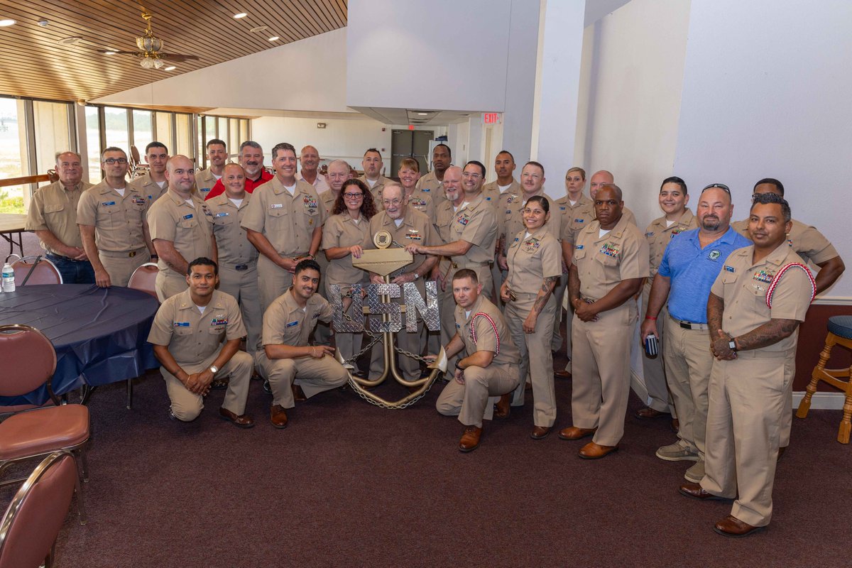 NASPCOLA's tweet photo. Chief Navy Counselor (ret.) Gordon Daly celebrated 50 years since being selected as a Chief with members of the Pensacola Area Chief Petty Officer Association (PACPOA) Aug. 9 at the CPO Club on NAS Pensacola. Congratulations!!!!
#NASP #CNRSE #NavyChief #NavyPride #Goatlocker https://t.co/qK3pMjWrxZ