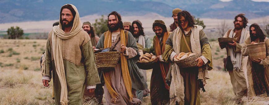 Mateo 15 #rpsp 🙌🏼

32 Y Jesús, llamando a sus discípulos, dijo: Tengo compasión de la gente, porque ya hace tres días que permanecen conmigo y no tienen qué comer; y no quiero despedirlos en ayunas, para que no desmayen por el camino.