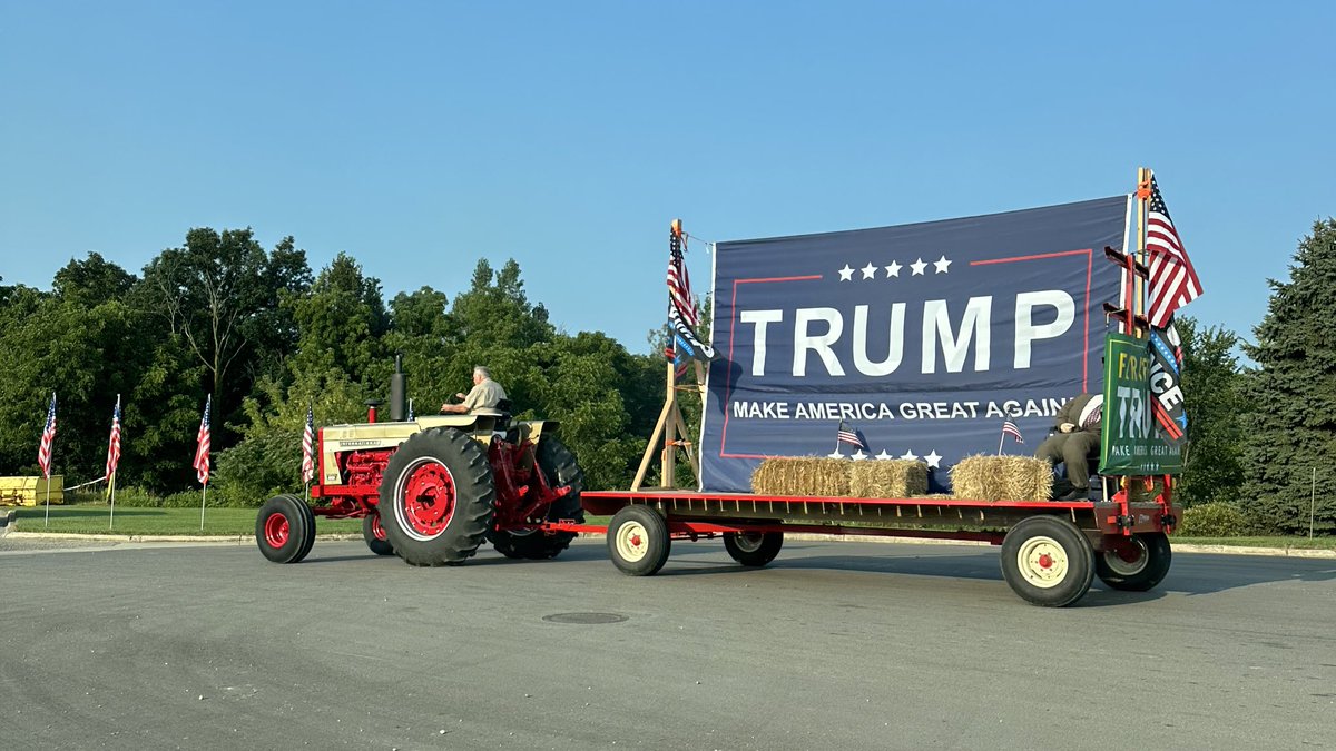 #HAPPENING: GOP Vice Presidential Nominee JD Vance will be making a campaign stop in Byron Center this afternoon. 

Law enforcement are currently doing a sweep of the premises before people are allowed inside. Set-up is also underway. <a href="/FOX17/">FOX 17</a>