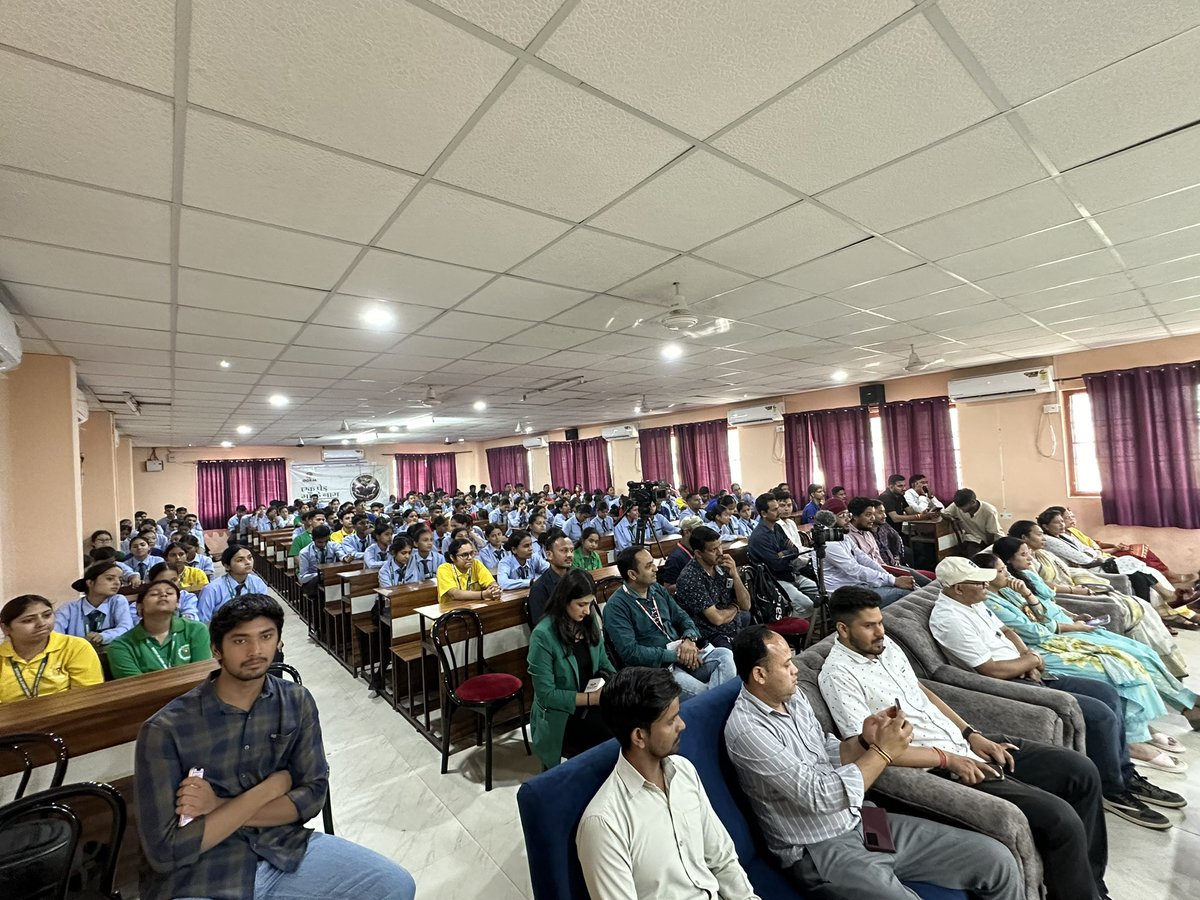 oorjacare's tweet photo. Today, at CIMS College #Dehradun, a discussion on the topic “The Partition of India and Its Impacts” was organized by 'OORJA Foundation' on the occasion of Partition Horrors Remembrance Day.
#PartitionHorrorsRememberanceDay https://t.co/gcMxFsR7zp