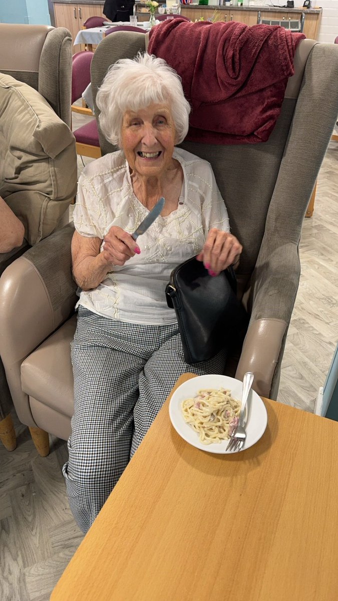 AH_Sandstones's tweet photo. Residents Partaking in our Autumn / Winter Menu Tasting Session will have the opportunity to sample delicious dishes specially curated for the season. The Menu consisted of Carbonara, Chicken Supreme, Pawn and Coconut Curry, Meat &amp; Potato Pie and Pork in a tomato and garlic sauce https://t.co/potL3Tc2bP