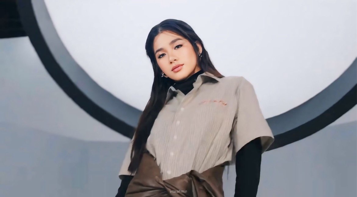 vitaiahmin's tweet image. aiah in charlotte folk (hd)