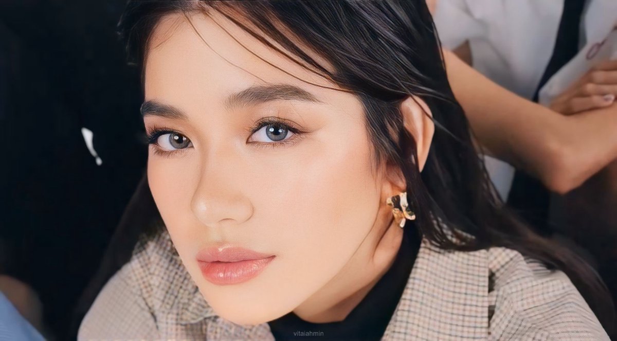 vitaiahmin's tweet image. aiah in charlotte folk (hd)