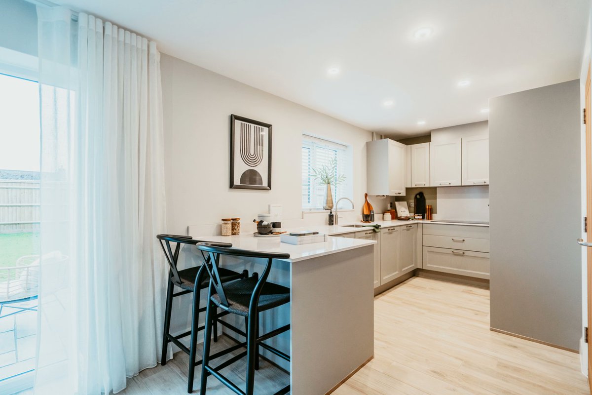 Project complete with Ede Homes.

Bringing the latest in lighting innovation to Badbury Fields. 

The Lumi-Plugin® were specified into each of the 10 quality homes.

Read the full case study here: lumi-plugin.com/case_studies/b…

#LumiPlugin #ReimagineLighting #Housing #Development