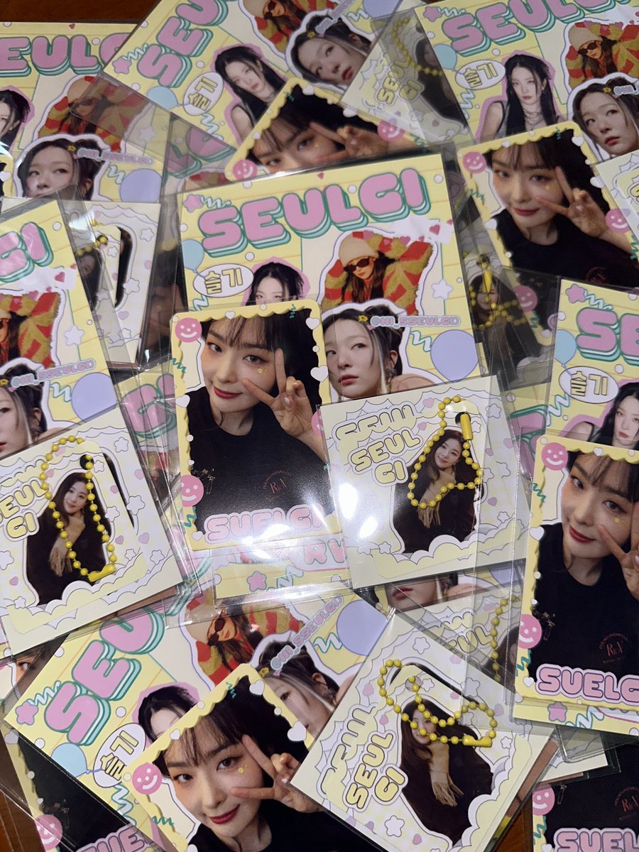Primsnsd_RVV's tweet photo. 📣 Pls RT 🙇🏻‍♀️

🐻🐰 Giveaway 🐻🐰

💖 IRENE &amp; SEULGI postcard set✨😁

📍location: IMPACT ARENA
🗓️ date: 17-18 Aug 2024 
(20set/member/day)
⏰ time: tba

มารับกันได้นะคะ💛💖🐻🐰
#RedVelvet_FANCON_TOUR_in_BANGKOK 
#RedVelvet_FANCON_TOUR_in_BKK 
#RedVelvet_FANCON_TOUR_inBKK https://t.co/wFfpgnqXy2