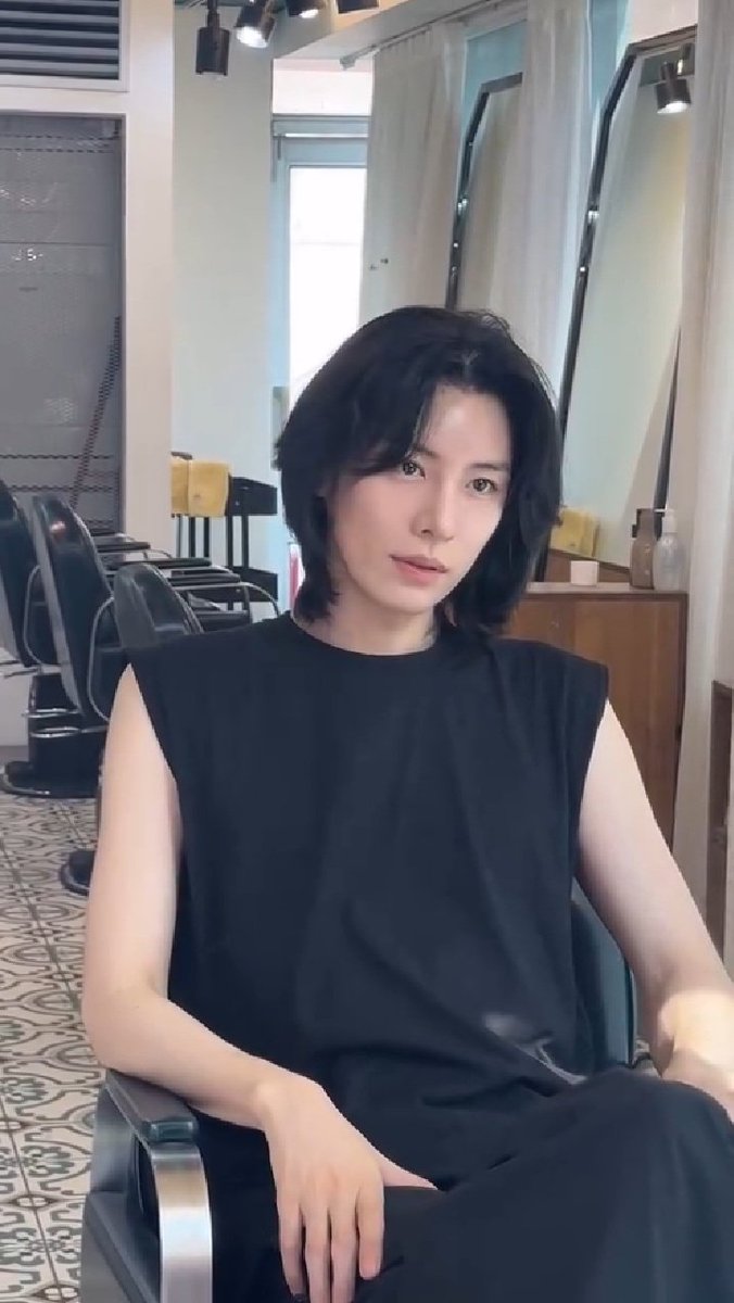 minuesource's tweet photo. minue just had his hair done ✨ https://t.co/R8enN7d4Oh