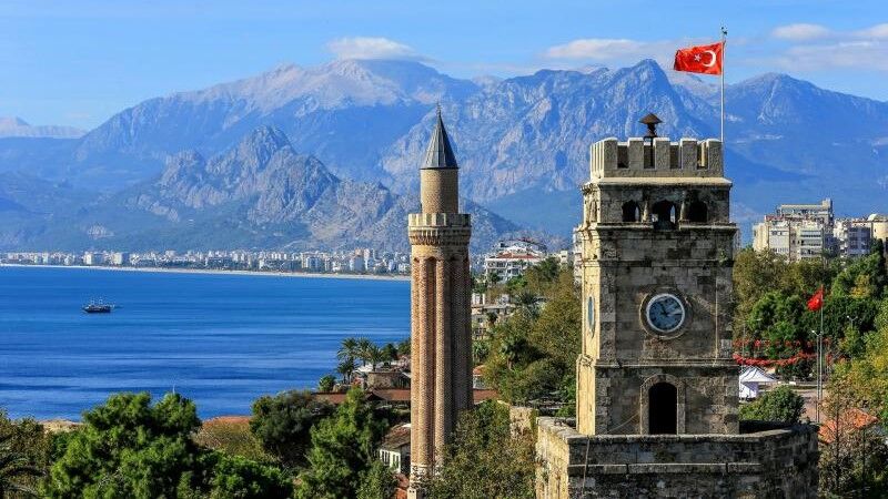 ipsa_aisp's tweet image. Tomorrow (15 August) is the early-bird deadline for the 2024 IPSA-Antalya Summer School for Social Science Research Methods (16-27 September). 
Register now: go.ipsa.org/uetZtV
#summerschool #researchmethods #politicalscience