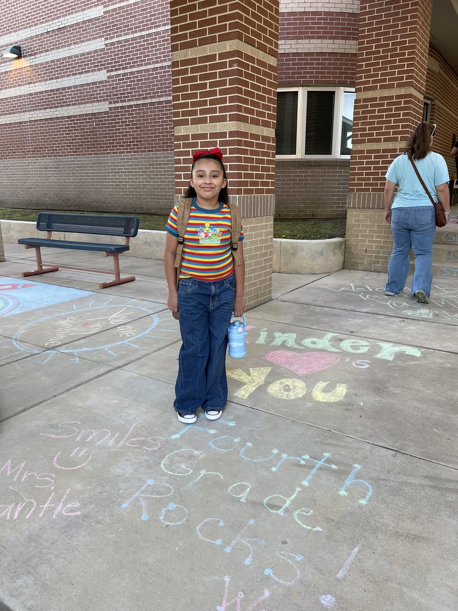Patriciag02713's tweet image. First day of school!!! Praying for a great and safe year for all of our students and staff! #LPLegacy #ChooseLP