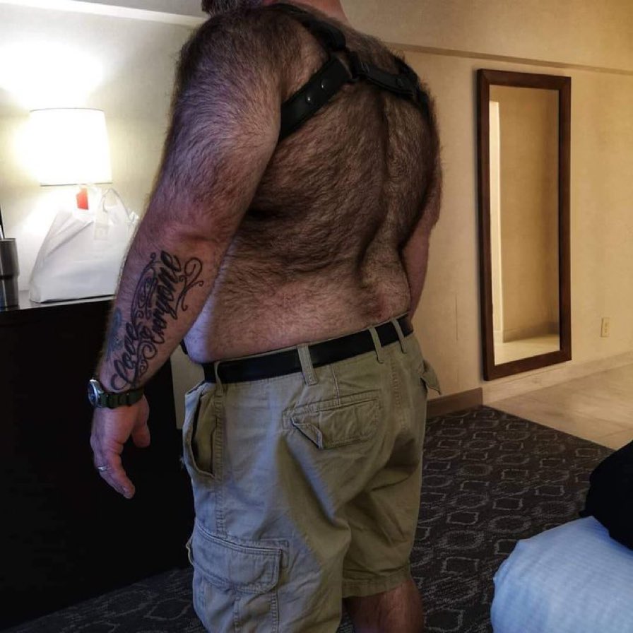 trimmer202324's tweet photo. #hairyback #furryback https://t.co/wRNAJ0Y6uS