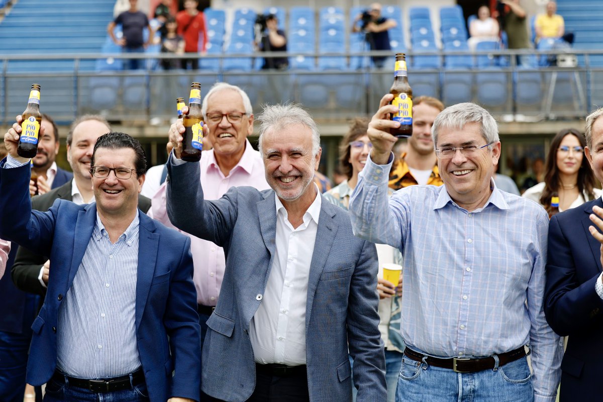 La UD Las Palmas presenta las Cervezas PÍO PÍO.

💛💙 bit.ly/4dhbd8O 

#PíoPío #75AniversarioUD 
#LaUniónHaceLasPalmas #LaUniónDePorVida