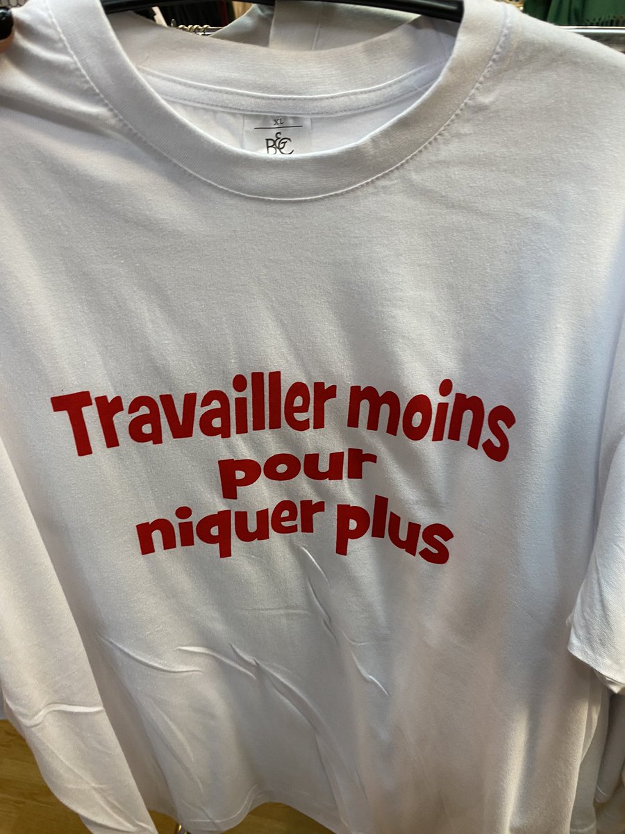 ellaquivala's tweet image. ootd pour ma rentree en master on en pense quoi la team 🔥🔥🔥