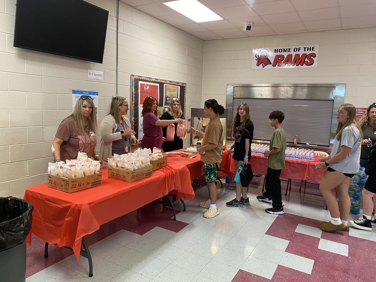 RMS Club Fair is off to a great start! Students are excited to hear all about the amazing clubs <a href="/RMSortn/">Robertsville Middle</a>  <a href="/ORSchools/">Oak Ridge Schools</a>