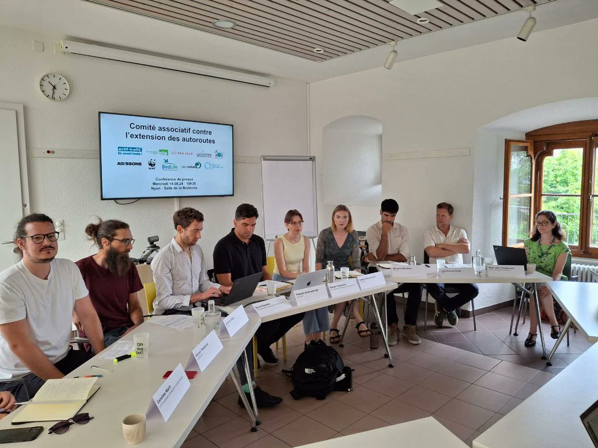 🛣️❌ Ce matin, nous avons lancé la campagne du NON aux extensions d'autoroutes avec une large coalition d'associations. Notre conférence de presse a présenté nos principaux arguments. Les voici 👇🏽🧵