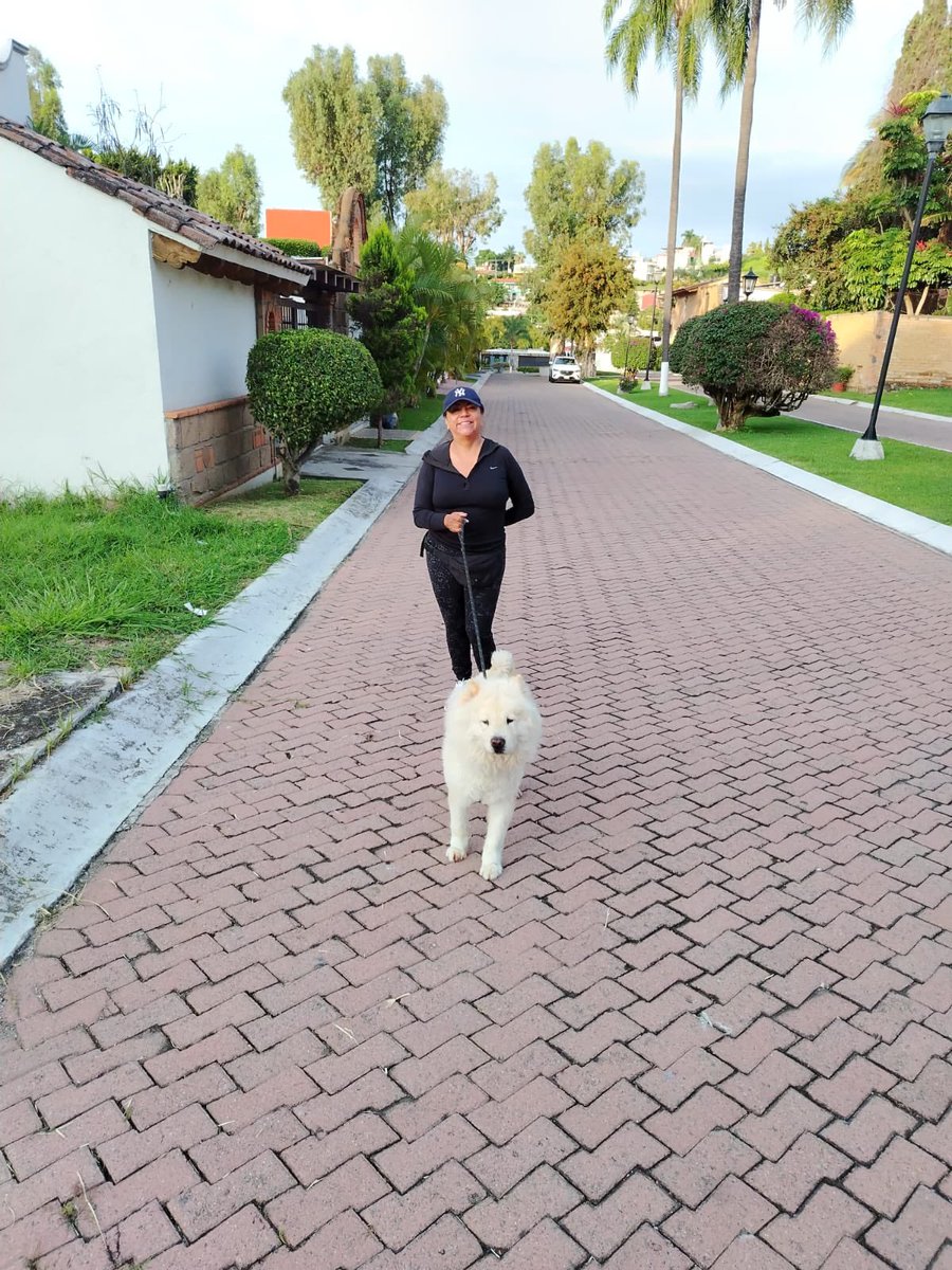 Hoy iniciamos el día con ejercicio y oración ! Les presento al señor Melesio