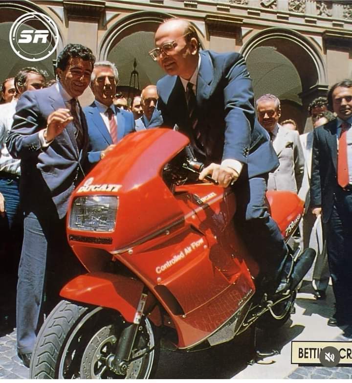 MarcoPinkFloyd2# tweet media