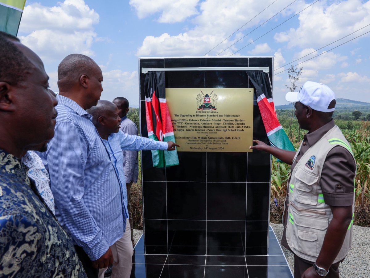 rigathi's tweet photo. To ease access to markets for farmers in agriculturally rich areas like Nyamira and Kisii Counties, it is crucial to expand the road networks for  socio-economic growth. 

It is in this quest that our President, @WilliamsRuto, today launched Link Roads at Kineni, Nyamira County. https://t.co/3mv0GYNKkA
