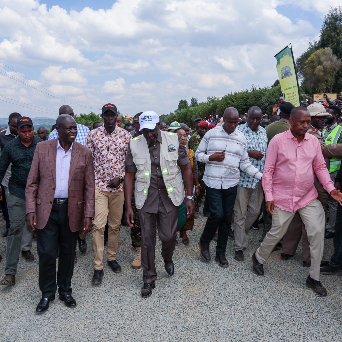rigathi's tweet photo. To ease access to markets for farmers in agriculturally rich areas like Nyamira and Kisii Counties, it is crucial to expand the road networks for  socio-economic growth. 

It is in this quest that our President, @WilliamsRuto, today launched Link Roads at Kineni, Nyamira County. https://t.co/3mv0GYNKkA