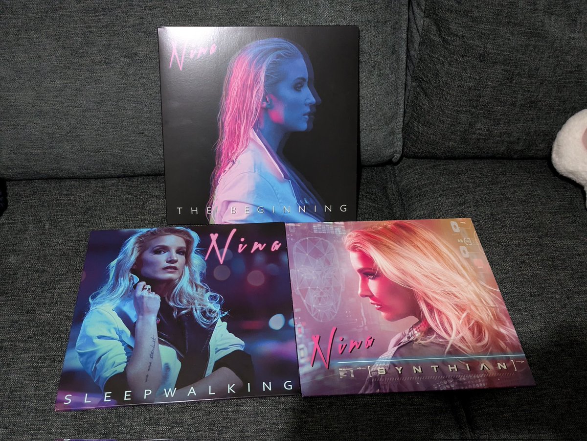 Curzon79's tweet image. Today I&apos;m the happiest #synthian ever with these lovely records arriving. @ILOVENINAMUSIC

#synthwave