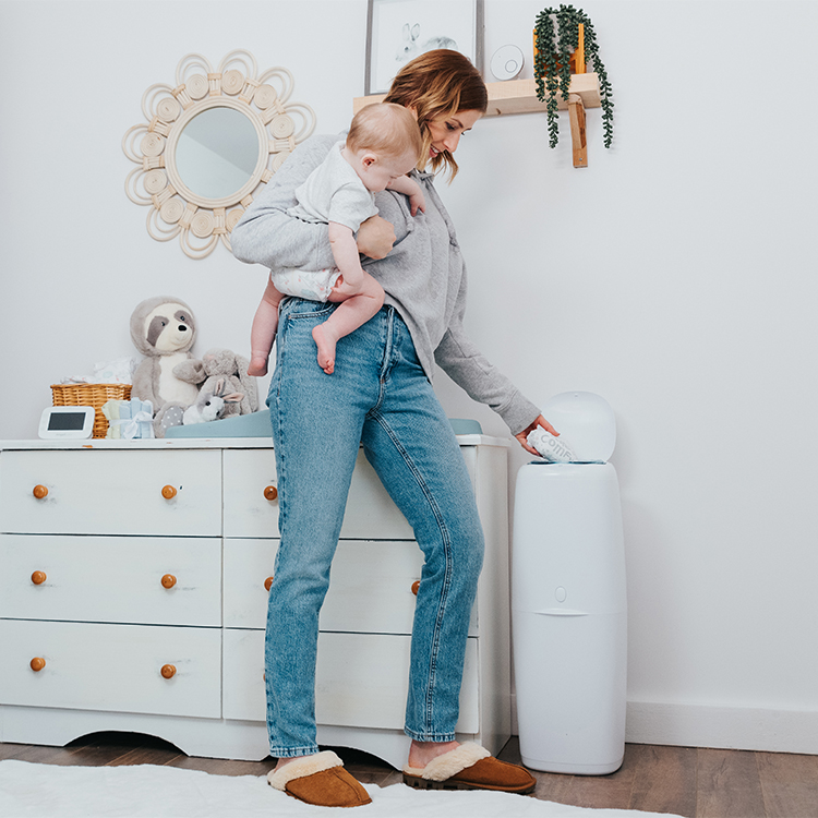 mybabatweets's tweet image. In the Spotlight
Angelcare’s New XL Nappy Bin &amp;amp; 4 Refills Bundle

#Angelcare is setting a new standard for dirty nappy disposal with this super-sized, ultra-convenient, &amp;amp; odour-free solution, making those often-smelly nappies disappear.
@JohnLewisRetail 
mybaba.com
