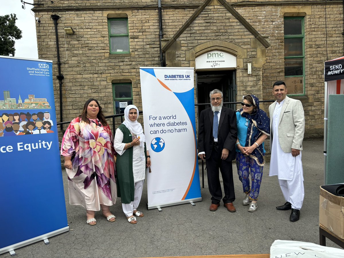 On with setting up for the #PakistanIndependenceDay  with colleagues from <a href="/ShefFlourish/">Sheffield Flourish</a> <a href="/SHSCFT/">Sheffield Health and Social Care NHS FT</a> <a href="/LinkFM967/">Link FM 96.7</a>