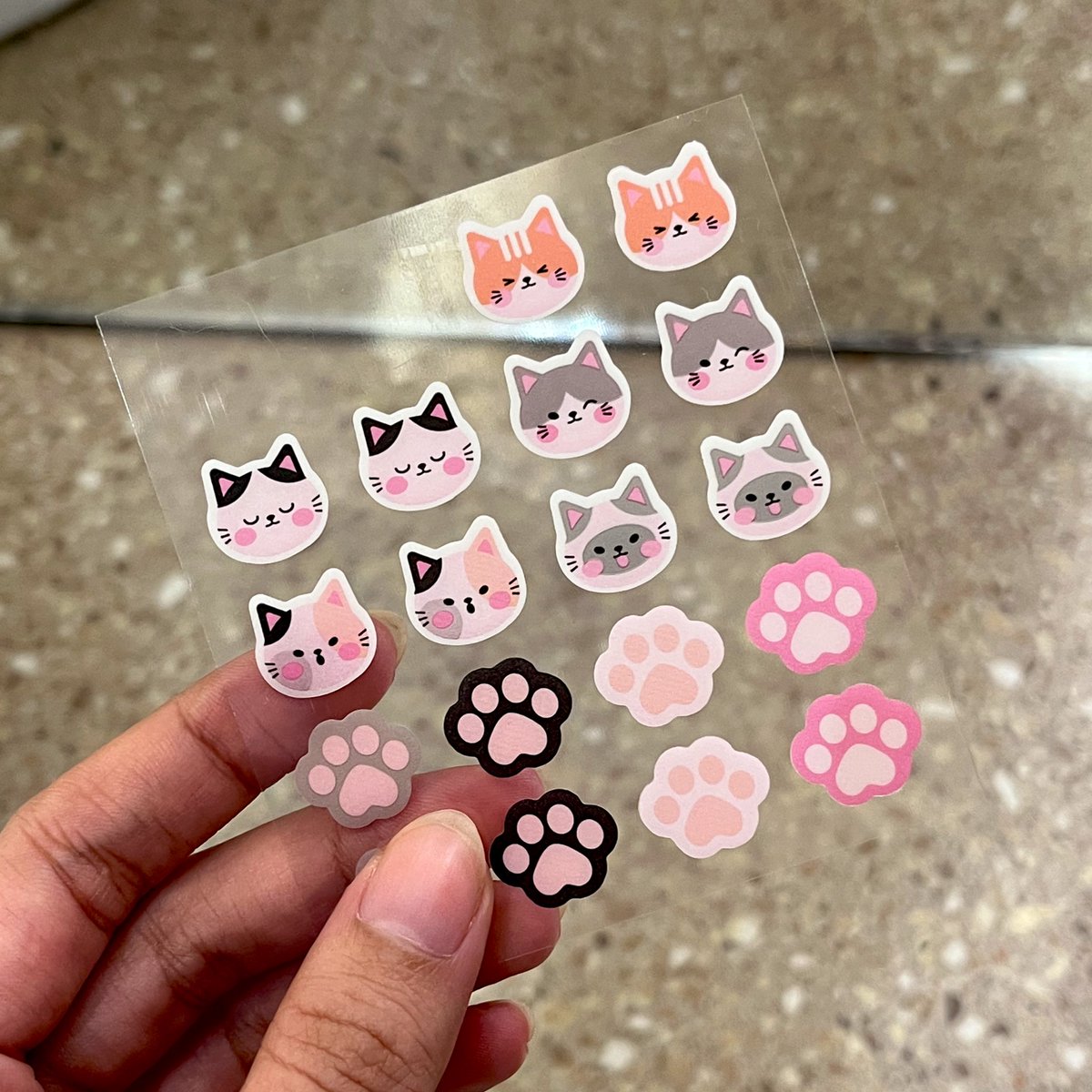 fakemaknae__'s tweet image. things i don’t regret buying:

(as a woman)