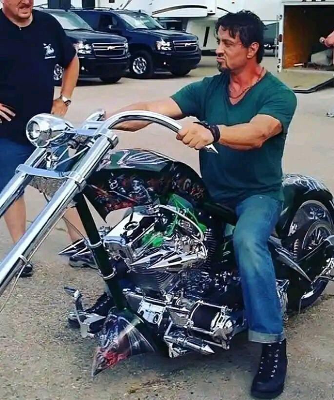 We love Actor Sylvester Stallone 🌺💙 he is also one of us the HELL ANGELES ❤️❤️