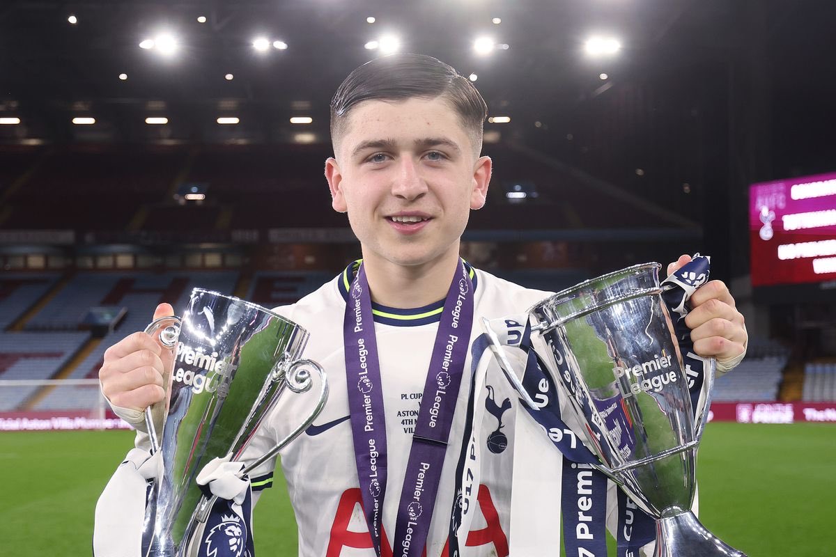 TheSpursExpress's tweet photo. 🚨| #Spurs set to keep Mikey Moore at the club this season rather than loan him out. Given he's only just turned 17, the thinking is it makes more sense to keep him close, learn from senior pros and get mins here and there.

@TomBarclay_ https://t.co/8FrvCZzMzn