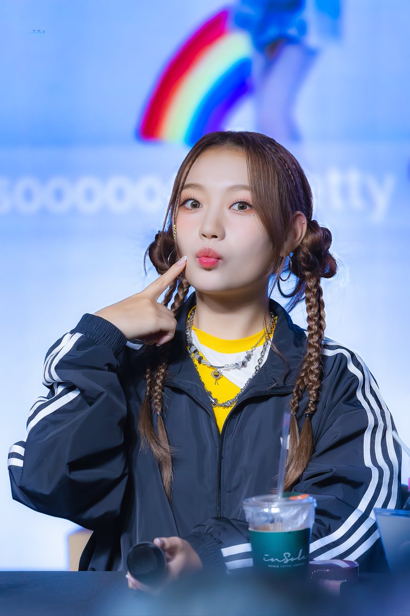 Garam190922's tweet photo. 힘이들 때 언제나 길을 잃지 않게 해주는 소희야 늦었지만 생일축하해🎉
영원히 너는 나의 별이야✨️❤️💕❤️💕❤️💕

#RocketPunch #로켓펀치 #RCPC
#소희 #SoHee #HAPPYSOHEEDAY
#해피소희데이 #소희라는_청춘의_오늘 https://t.co/ka11evahP9