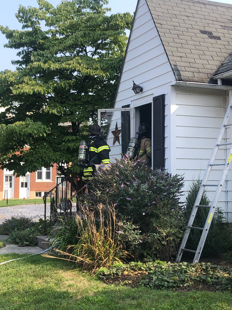 HersheyFire's tweet image. Units from #HersheyFire #Campbelltown and #AnnvilleFire are on S. Lingle investigating a second reported structure fire. Assisting Lebanon County units.