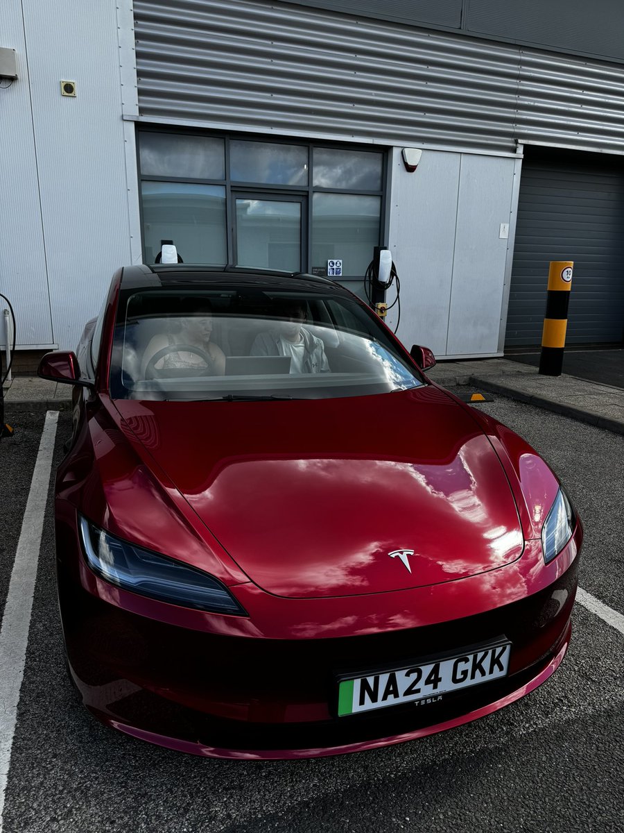 realrider's tweet photo. Although I’m mainly a motorcycle guy, Mrs R is loving her new Tesla Model 3 - what a car!!! @Tesla @elonmusk #teslamodel3 #onepedaldrive https://t.co/gNao7jQNox