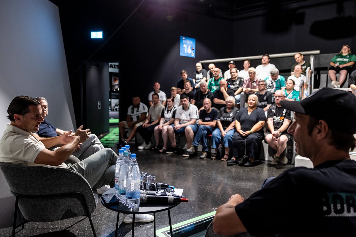 borussia's tweet photo. Trainer Gerardo #Seoane und Markus #Aretz waren gestern beim „FohlenClub – Der Mitglieder-Talk" dabei. Alle 8 Wochen, @FohlenWelt  erkunden &amp; ein Getränk genießen. Mach dich Borussia und sei beim nächsten Mal dabei! 

Infos: https://t.co/Tqd6fgjz5r

#dieFohlen https://t.co/vFmpZE6tpV