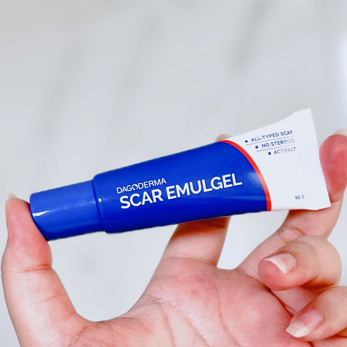Janannreview's tweet photo. มาป้ายยาตัวนี้ DAGODERMA SCAR EMULGEL ตัวช่วยลดรอยสิว รอยแผลเป็น รอยแผลผ่าตัด ลดการเกิดคีลอยด์ ที่ใช้ได้กับทั้งผิวหน้าและผิวกาย ทางนี้ลองกับรอยดำรอยแดงแล้วจางไวขึ้น เค้าเป็นเนื้ออีมัลเจล อ่อนโยน ซึมไว ผิวแพ้ง่ายก็ใช้ได้ 💙 #ใช้ดีบอกต่อ #DAGODERMA #DAGODERMASCAREMULGEL #SaleHereUNBOXแกะกล่องรีวิว