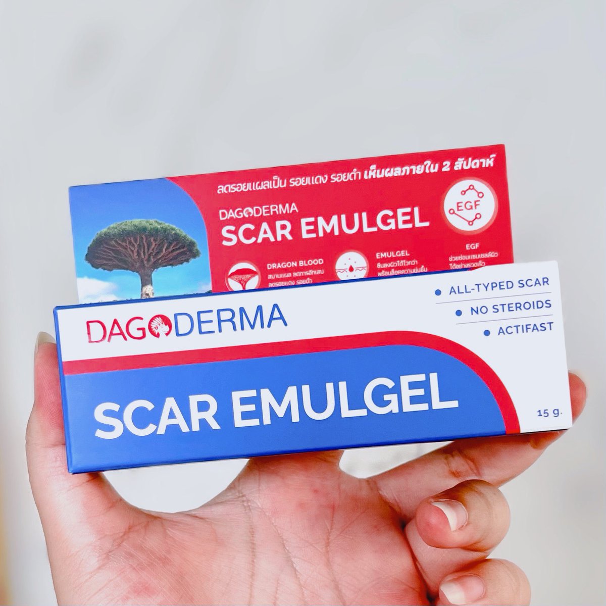 Janannreview's tweet photo. มาป้ายยาตัวนี้ DAGODERMA SCAR EMULGEL ตัวช่วยลดรอยสิว รอยแผลเป็น รอยแผลผ่าตัด ลดการเกิดคีลอยด์ ที่ใช้ได้กับทั้งผิวหน้าและผิวกาย ทางนี้ลองกับรอยดำรอยแดงแล้วจางไวขึ้น เค้าเป็นเนื้ออีมัลเจล อ่อนโยน ซึมไว ผิวแพ้ง่ายก็ใช้ได้ 💙 #ใช้ดีบอกต่อ #DAGODERMA #DAGODERMASCAREMULGEL #SaleHereUNBOXแกะกล่องรีวิว