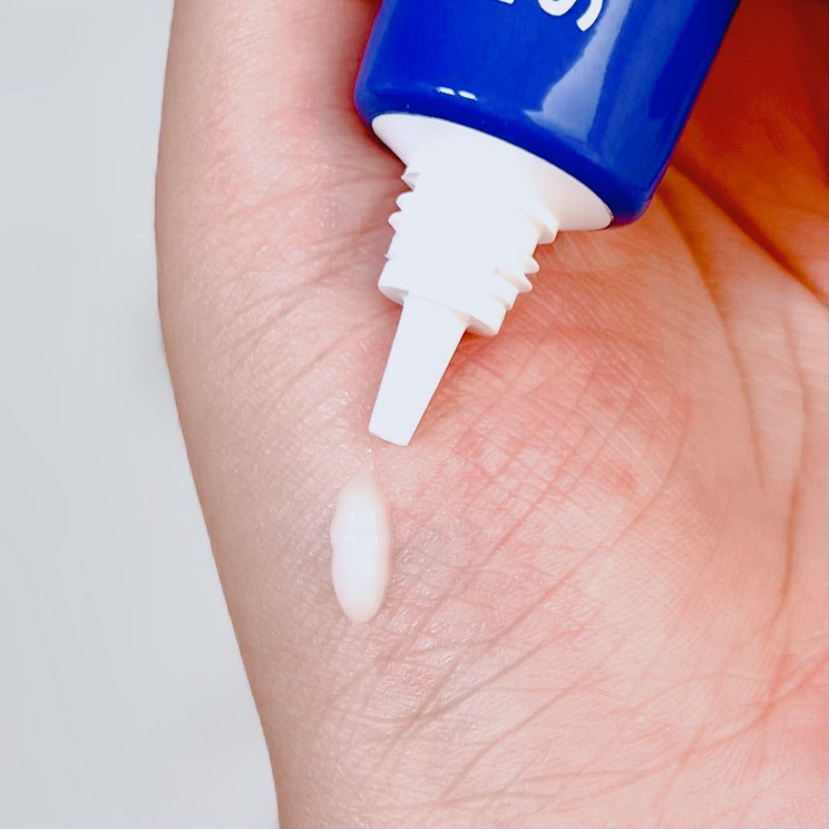 Janannreview's tweet photo. มาป้ายยาตัวนี้ DAGODERMA SCAR EMULGEL ตัวช่วยลดรอยสิว รอยแผลเป็น รอยแผลผ่าตัด ลดการเกิดคีลอยด์ ที่ใช้ได้กับทั้งผิวหน้าและผิวกาย ทางนี้ลองกับรอยดำรอยแดงแล้วจางไวขึ้น เค้าเป็นเนื้ออีมัลเจล อ่อนโยน ซึมไว ผิวแพ้ง่ายก็ใช้ได้ 💙 #ใช้ดีบอกต่อ #DAGODERMA #DAGODERMASCAREMULGEL #SaleHereUNBOXแกะกล่องรีวิว