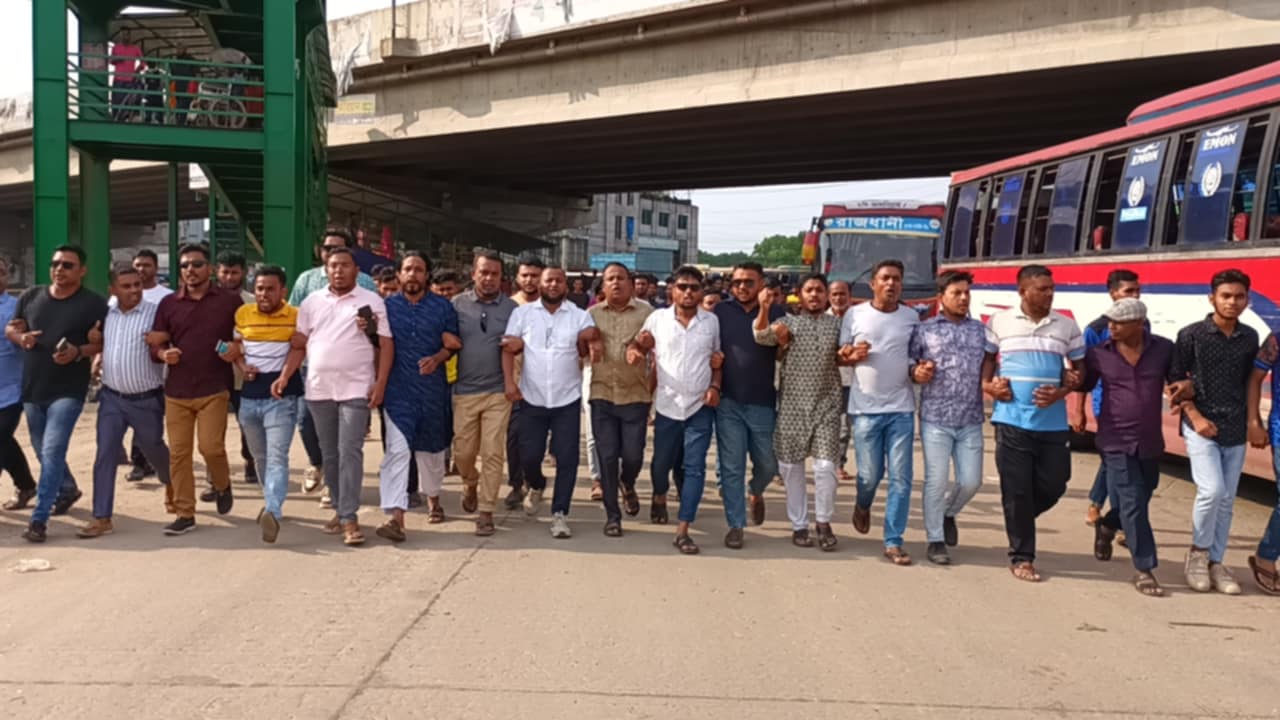 কালিয়াকৈরে শেখ হাসিনার ফাঁসির দাবিতে সেচ্ছাসেবক দলের বিক্ষোভ সমাবেশ