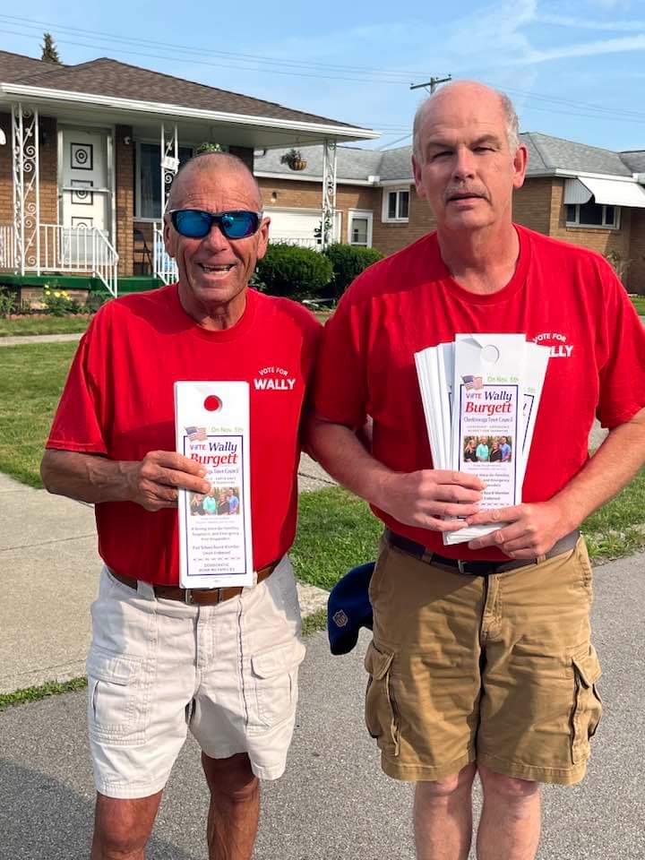 Our next councilmember Wally Burgett was out with County Legislator Tim Meyers last night talking to his neighbors about the importance of this November's election.

If you see Wally in your neighborhood, don't be afraid to say hi! And on November 5, Don't Forget Burgett!