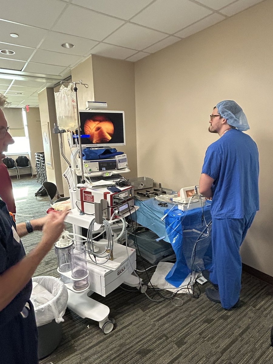 UTMBUrology's tweet image. It’s HoLEP day!  Didactic and sim based education followed by live cases. Thanks to expert faculty @BilalFarhanMD for facilitating.!