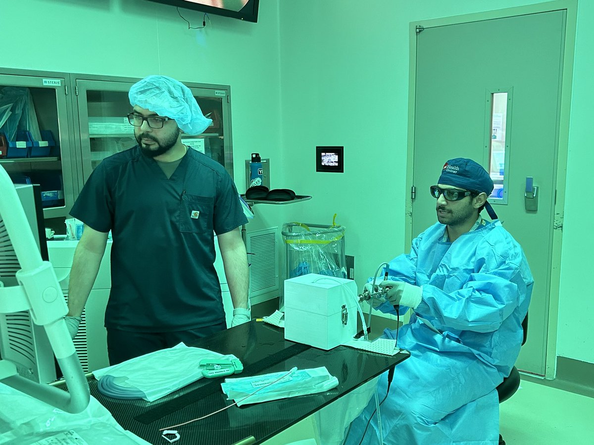 UTMBUrology's tweet image. It’s HoLEP day!  Didactic and sim based education followed by live cases. Thanks to expert faculty @BilalFarhanMD for facilitating.!