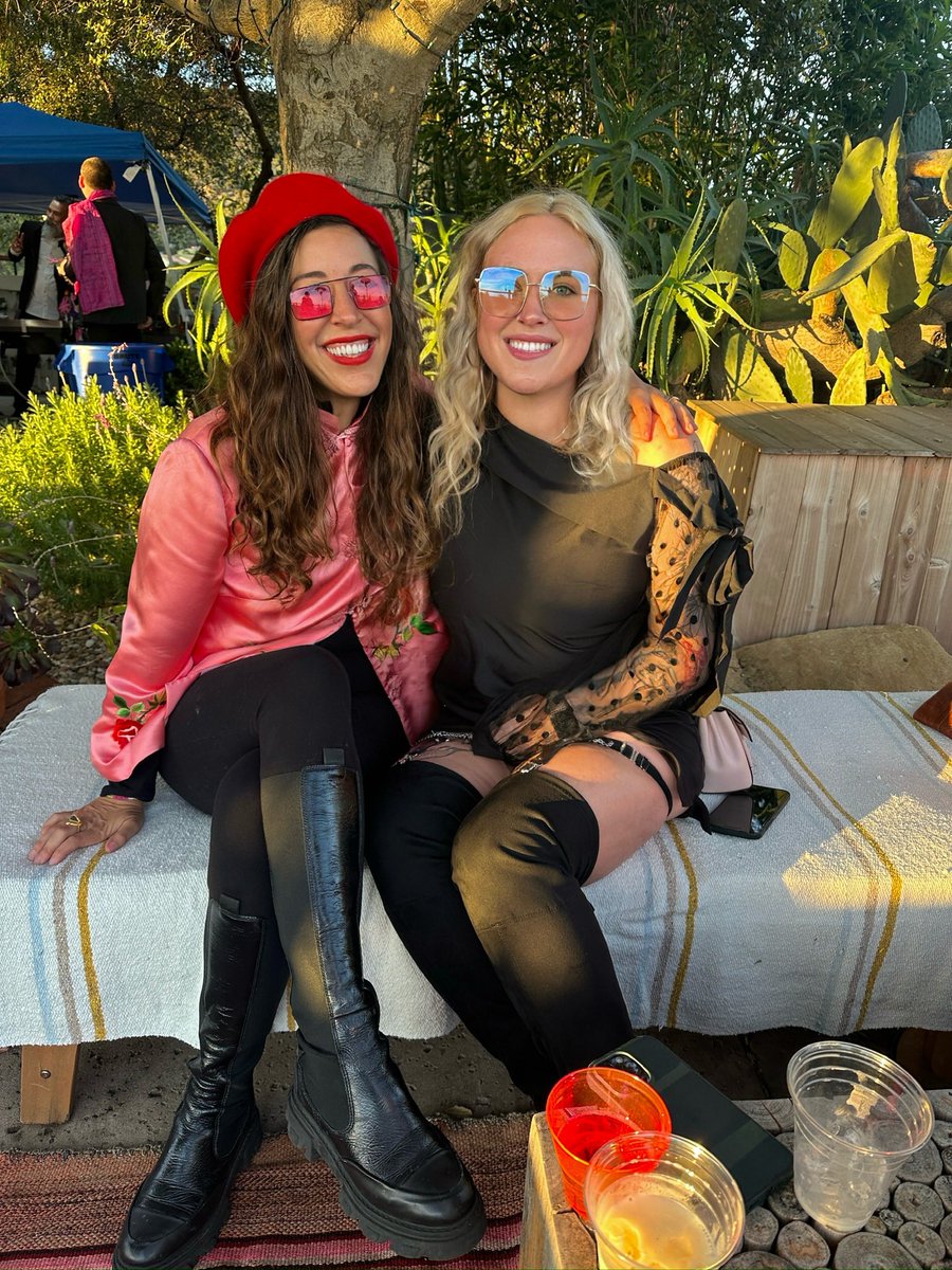 kthenderson14's tweet photo. HAPPY BIRTHDAY!!! To this absolutely beautiful and amazing Woman! 🩷🩷🩷🩷 love you and miss you so much!!! @NaughtalieStone https://t.co/RuOcsDT6fh