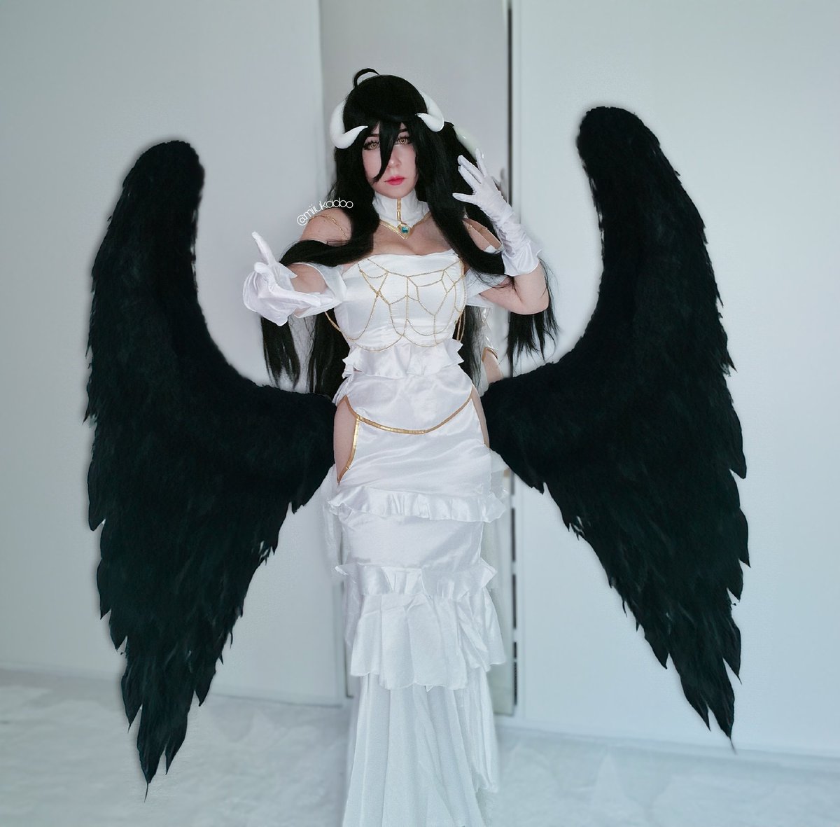 miiukadoo's tweet photo. Miiu × Albedo = Mewbedo or Miiuedo¿ 🤍✨️😊

#Albedo #AlbedoCosplay #OverlordAnime #SuccubusCosplay #Succubus #CosplayGirl  #Overlord #Germancosplayer https://t.co/vKcdQr6Uok