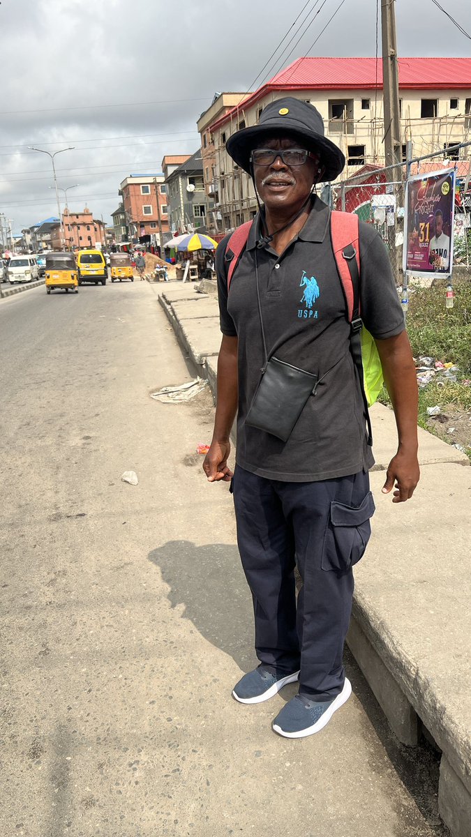 TimeTraveler787's tweet image. Live at Lawanson Road 
Keep up the good world wrapper man

#LagosToAccra

#FightingHunger

#runningforacause

#Worldwrapperman