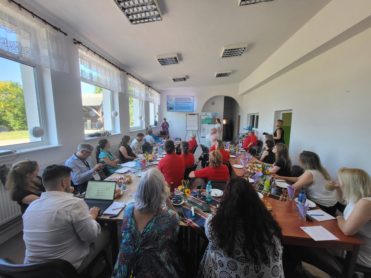 BallyhouraDev's tweet photo. #LookBack 🌍 @InterregINSPIRE (Innovative and Smarter Policy Instruments for Rural Europe) kick-off meeting in Olsztyn, Poland! The meeting created the opportunity for interregional knowledge exchange and networking. #INSPIREproject #SmartVillages
🔗https://t.co/IslKprkVNT https://t.co/LSdNRdOR51