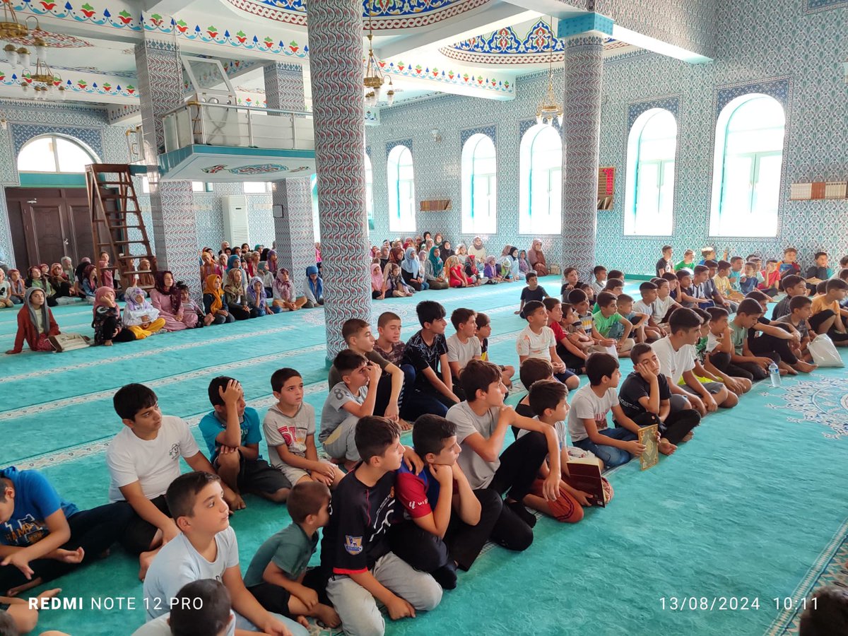 EruhMuftulugu's tweet photo. Yaz Kur'an Kursu Öğrencilerimize Yönelik “Mahremiyet Bilinci” ve “Çevre Ahlakı” Konulu Seminer Düzenlendi.

 İlçe Vaizimiz Abdulhekim Deniz tarafından yaz Kur'an kursu öğrencilerine Eruh Çarşı Camii'nde "Mahremiyet Bilinci" ve "Çevre Ahlakı" konulu seminer düzenlendi. https://t.co/pZzR3JaqBi