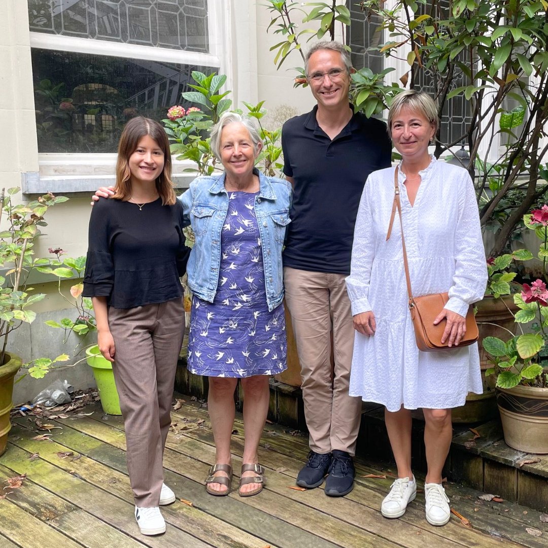 Guess who popped into the #FENS office today 👀

😍 <a href="/patgaspar2/">PatriciaGaspar</a> and <a href="/SchubiNeuro/">Dirk Schubert</a>, CHET former and current chairs, gathered in Brussels to prepare for the CHET general meeting on 29 August!

Thanks to them, all our higher #education and #training initiatives are made possible 📚