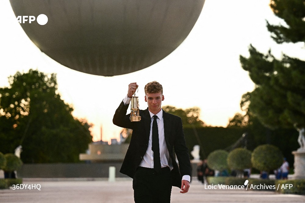 afpfr's tweet image. 🥇 Léon Marchand, mais pas que: derrière le nageur aux cinq médailles ou le rugbyman Antoine Dupont, porte-drapeau de la cérémonie de clôture, Toulouse a largement rayonné aux JO-2024, le reflet de la culture sportive d'une "ville en or" #AFP 

➡️ u.afp.com/56zT