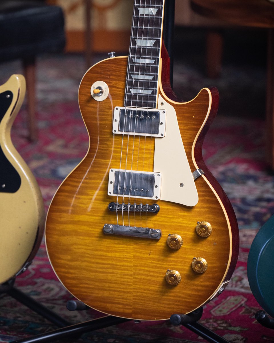 CustomGibson's tweet image. Which Murphy Lab aging option is right for you? Ultra Light, Light, Heavy, or Ultra Heavy?

#gibsoncustom #gibson #murphylab