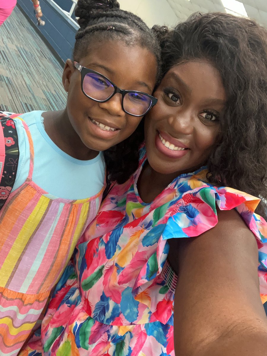 Guess who loves the first day of school…we do!! We’re so excited to see what this school year will bring! Happy first day of school everyone #kleinfirstweek