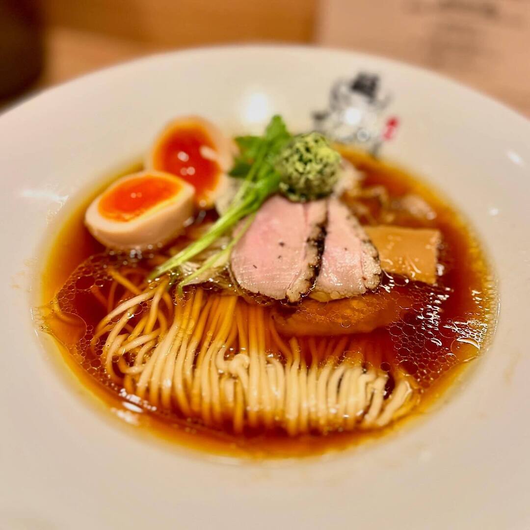 gottsosama's tweet photo. おのでらさんの、ラーメン屋。
ちょいと高めお高めですが、美味しいです！

#ラーメン　#表参道ランチ https://t.co/AB4VXBQu6v