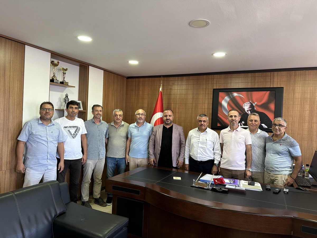 5 Nolu Şube Başkanımız Yusuf SABAZ ve  Eğitim Bir Sen Büyükçekmece ilçe Yönetim Kurulu olarak ilçe Milli Eğitim Müdürü Hikmet TEPELİ yi ziyaret ettik.
<a href="/sabazyusuf/">Yusuf SABAZ</a> 
<a href="/5_buyukcekmece/">Ebs 5 Büyükçekmece</a>