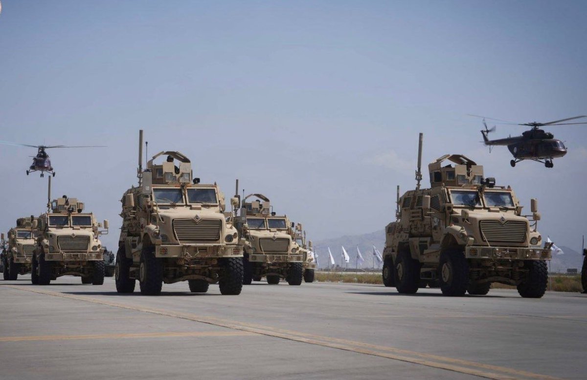 visegrad24's tweet image. BREAKING:

The Taliban are holding a major military parade the former U.S. military base in Bagram to celebrate the 3rd anniversary of taking over Kabul.

Chinese and Iranian diplomats attended the ceremony.